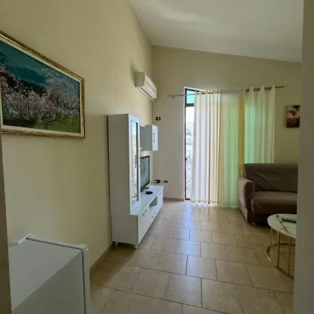 Fllad Appartement Golem (Tirana)